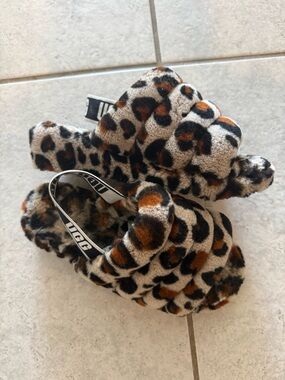 UGG Leopard Print Fuzzy Slippers - Brown/Black
